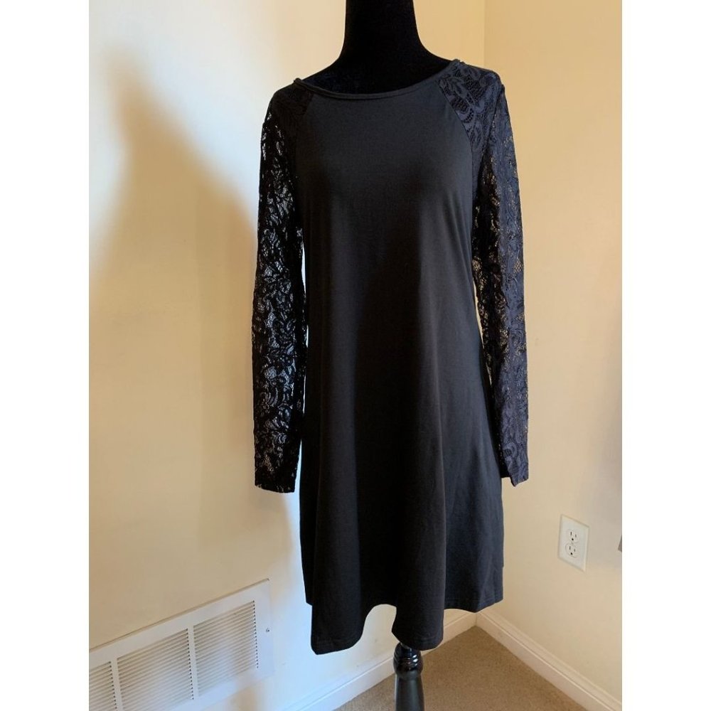 Back Lace Sleeve Dress - Picture 4 of 7